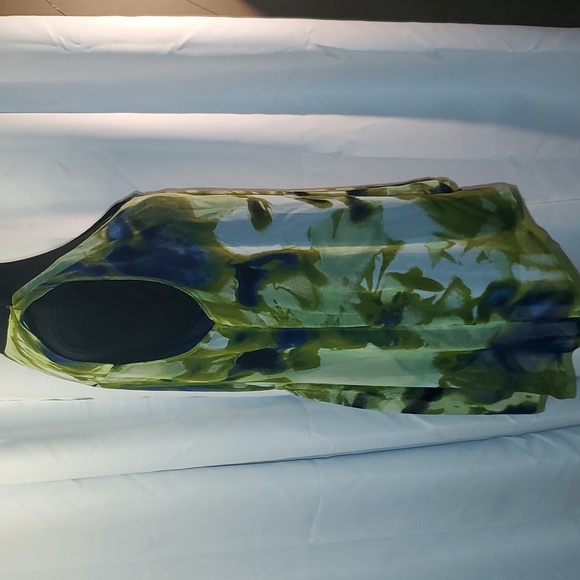 Vera Wang sleeveless blouse - Picture 5 of 9